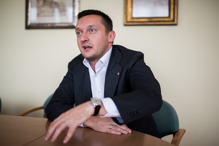 Rogán: Éppoly görények vagyunk, mint a bankok