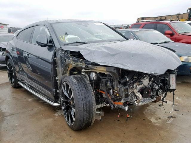 Megjelentek a használtpiacon az első romosra tört Lamborghini Urusok