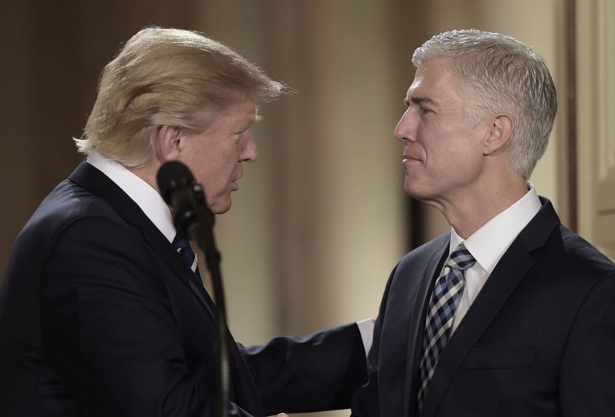 Bemutatjuk Trump liberálisokat ostorozó főbírójelöltjét