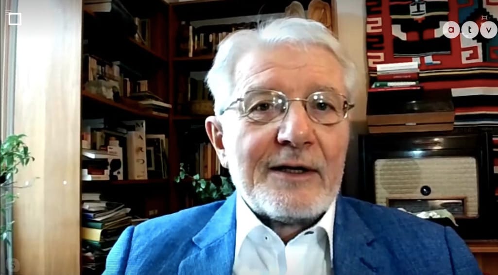 Immunológus: Mindegy, hogy ugyanazt az oltást kapja-e valaki a második alkalommal