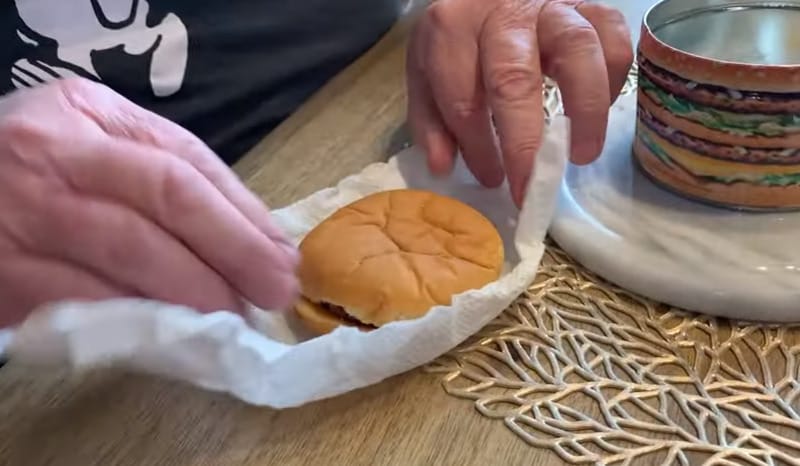 Így néz ki egy mekis hamburger 20 év után