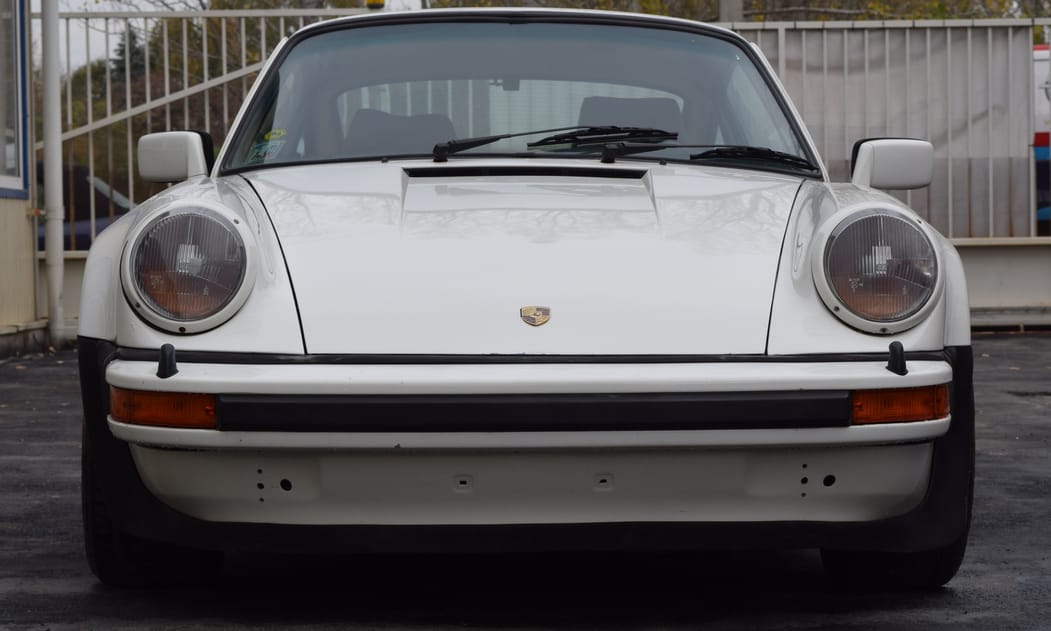 Egy több mint 40 éves Porsche 911 Turbót kínálnak itthon eladásra