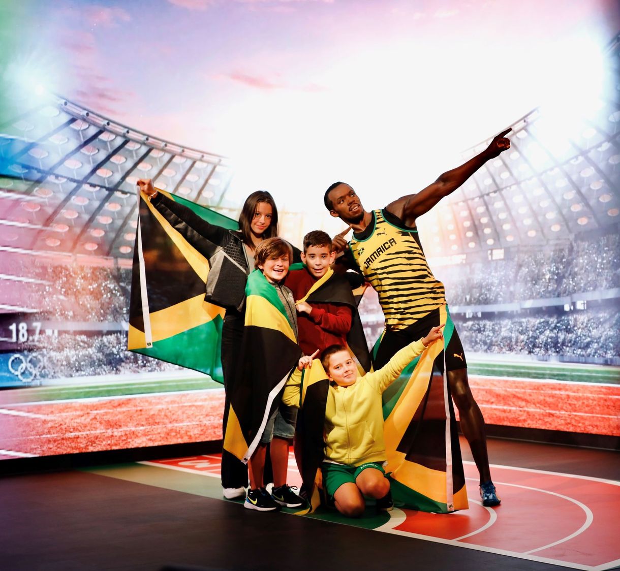 Usain Bolt Magyarországra érkezett – viaszfiguraként