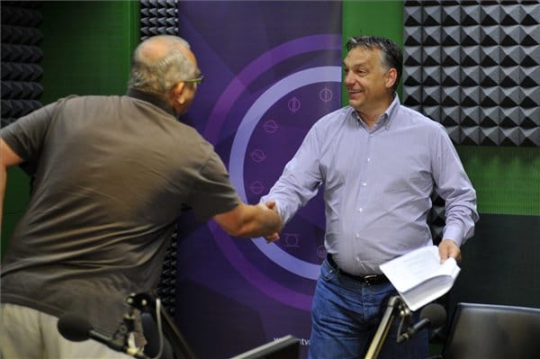 Orbán ledobta a fürdőköpenyt, megijedtek a riválisok