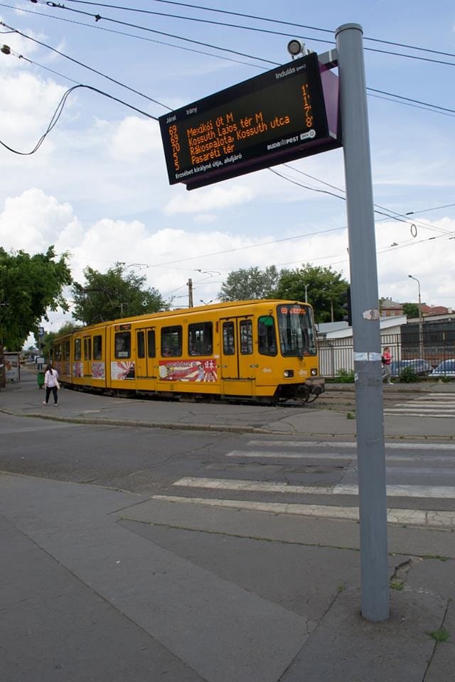 Kicsit átvariálták a Futár-kijelzőket