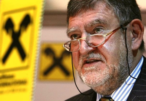Raiffeisen-vezér: Magyarország jobb, mint Görögország