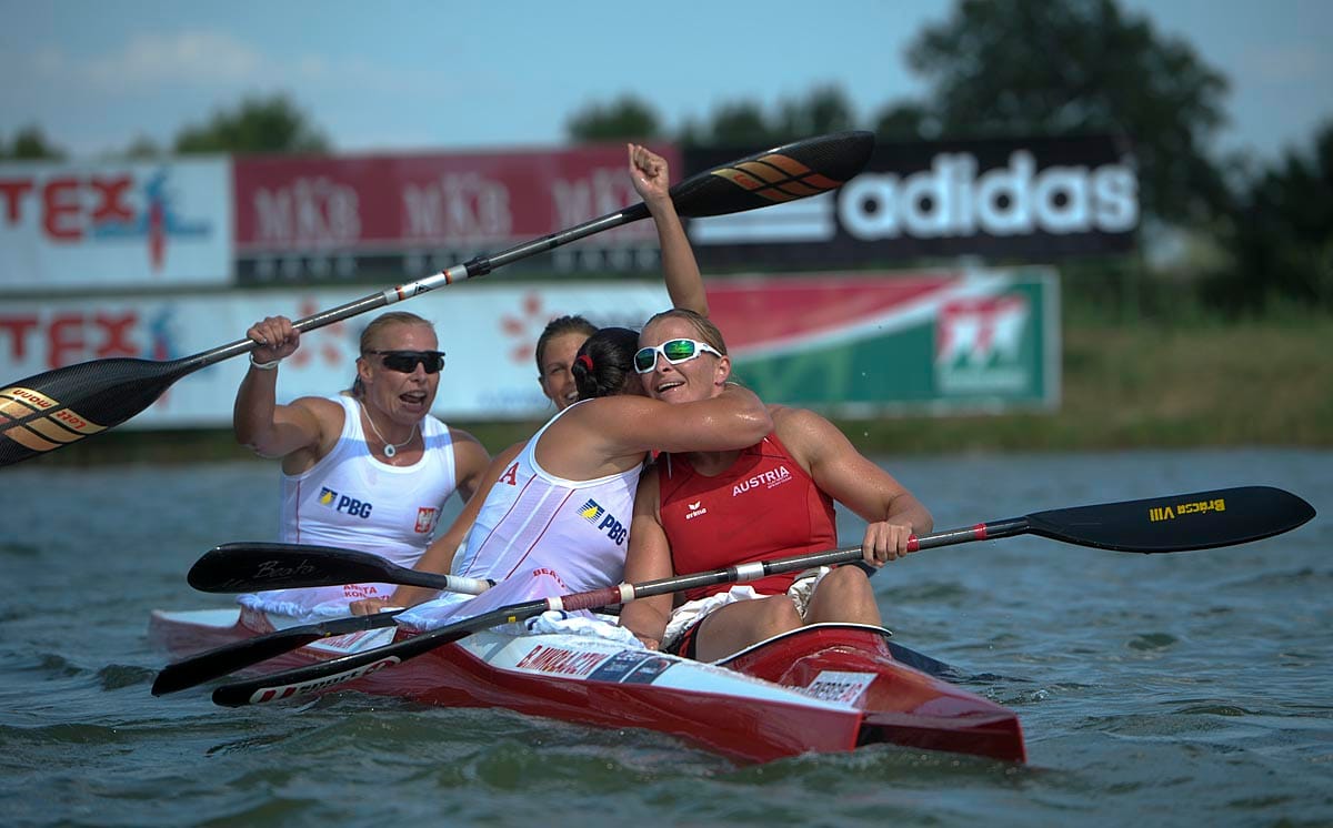 Vb: bronzérmes a Takács, Baravics női kenus duó