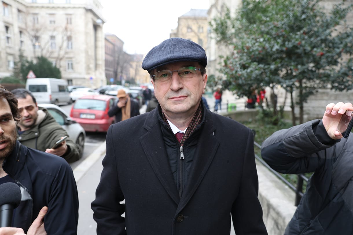 Nem zárható ki, hogy jogellenesen figyelmeztették Völnert a Karmelitából, de végül is nem számít, és már papír is van erről