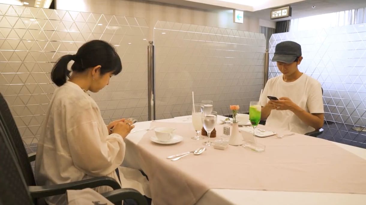 Egy japán férfinak az a munkája, hogy nem csinál semmit és elég jól keres vele