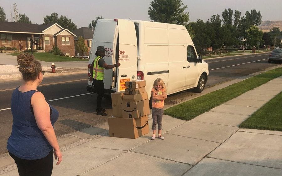 Szuper leckét kapott a hatéves, aki 350 dollárért rendelt Barbie-babákat