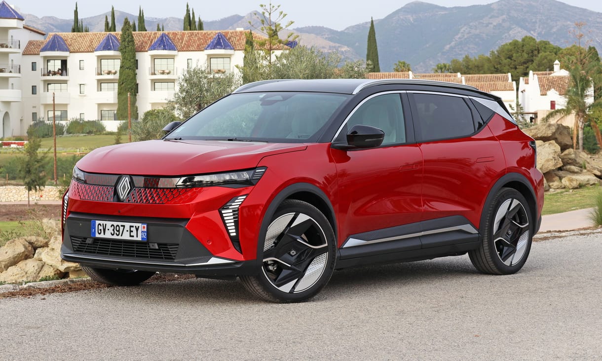 A fejünk felett varázsol igazán nagyot: teszten az Év Autója 2024 győztes új Renault Scenic