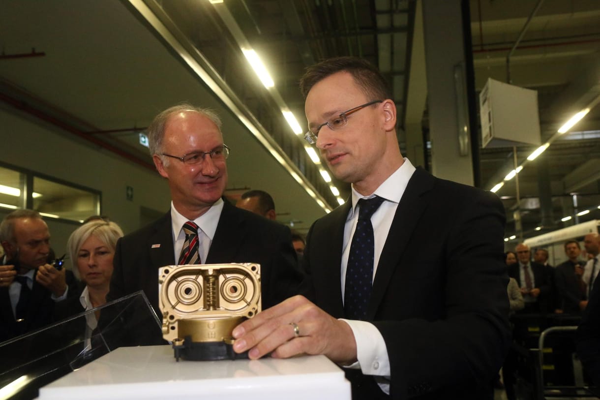 Szijjártó elképesztő sikerként próbálja meg eladni a laoszi terjeszkedésünket
