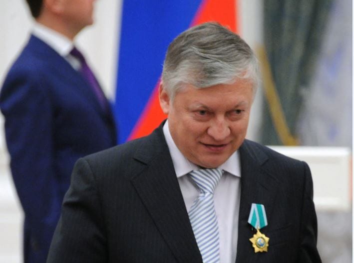 Nincs kómában az oroszok korábbi sakkvilágbajnoka, Anatolij Karpov