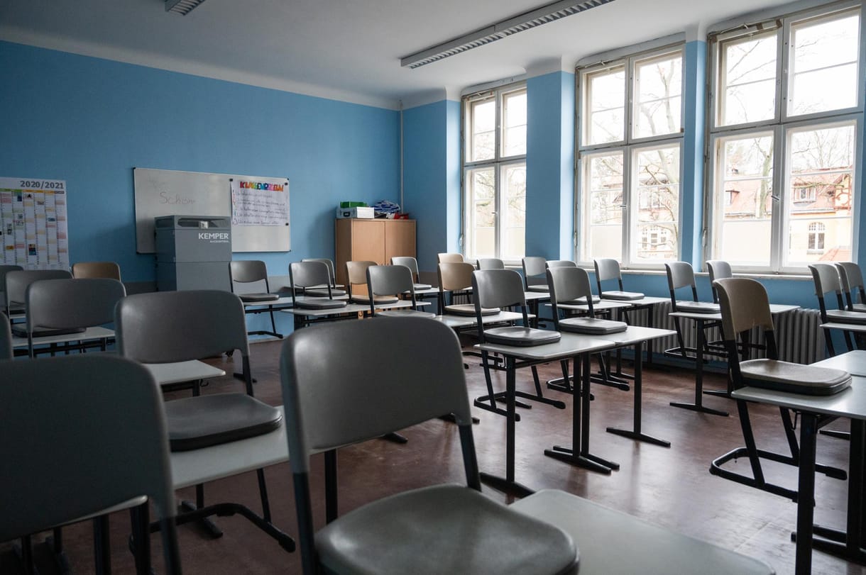 PSZ: Volt, hogy a takarítónőt beküldték az órára a gyerekekre vigyázni, annyian betegedtek meg