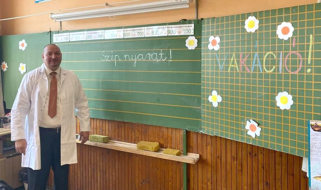 Németh Szilárd két és fél hónapos nyári szünetről írt, egy pedagógus gyorsan kijavította