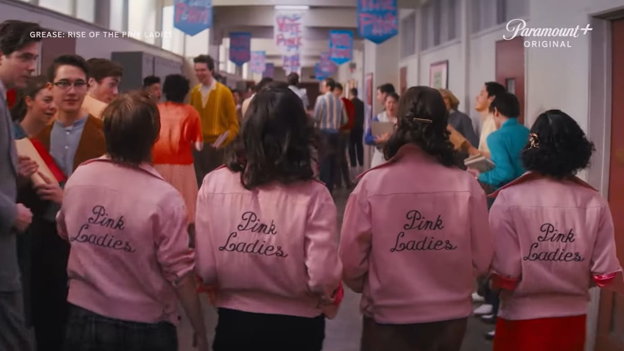 Visszatérnek a Grease táncos lábú kamaszai, de egy csavarral