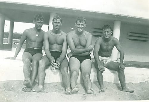 Nem szégyen a fecske, sőt - mit vállalhat be egy férfi a strandon?
