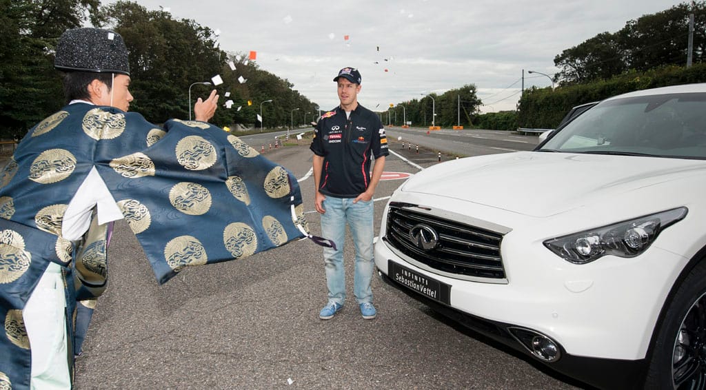 Elkészült a Vettel nevével fémjelzett Infiniti - fotók