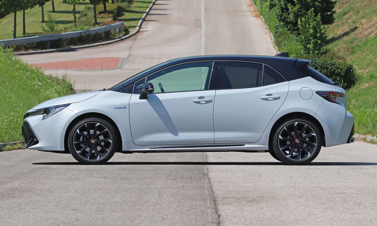 A Golf GTI babérjaira törhet a 300 lóerős Toyota GR Corolla
