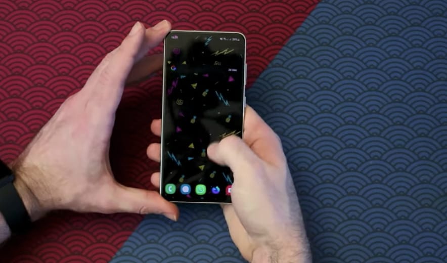 Még be sem jelentették a Samsung pénztárcabarát csúcsmobilját, de már megnézheti videón