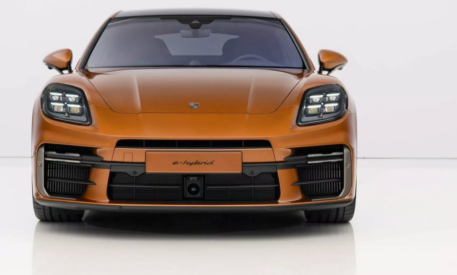 680 lóerő, biturbó V8 és zöld rendszám, itt az új Porsche Panamera