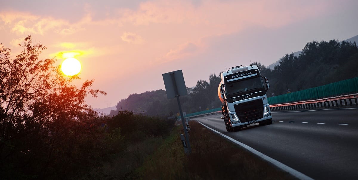 Meglepetés az M3-ason: jönnek a 60 km/órás sebességkorlátozások