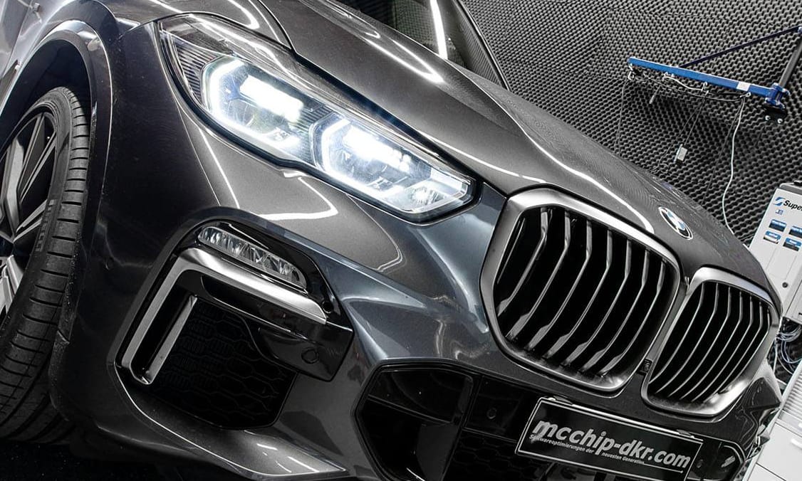 515 lóerős és dízel: alaposan felhergelték az új BMW X5-öt