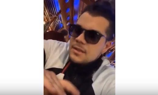 Elvitték a rendőrök Mr. Missht, mert megvert egy taxist a Boráros téren