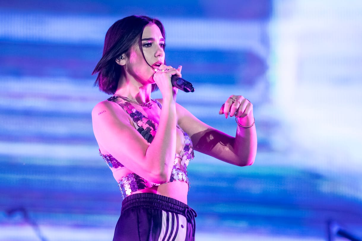 Botrányba fulladt Dua Lipa sanghaji koncertje