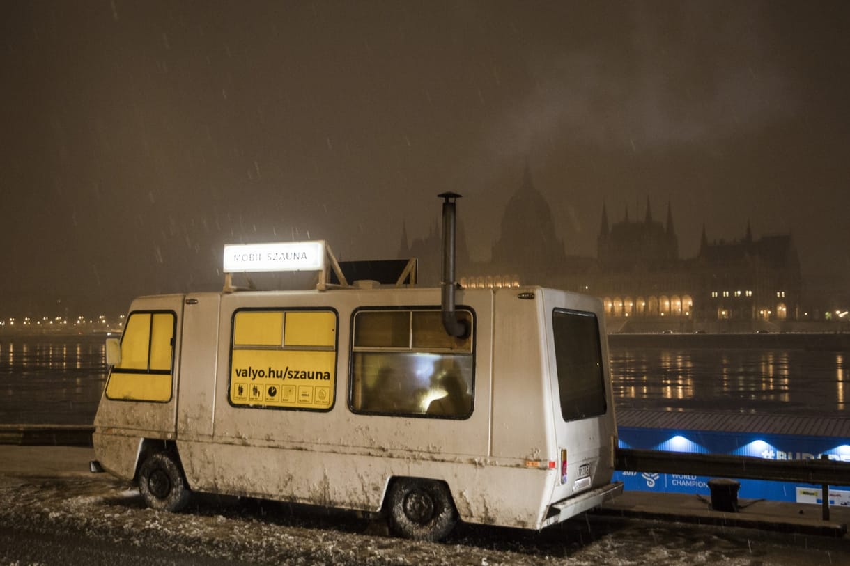 Szaunázott már kisbuszban a Rákóczi-hídnál?