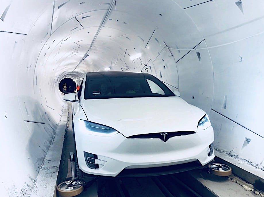 12 személyes, föld alatt suhanó kisbuszt fejleszthet a Tesla