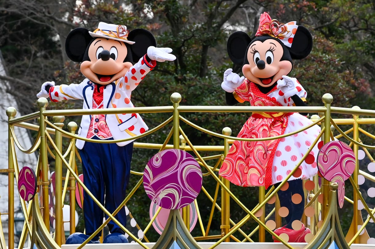 Strasbourg helyett tévedésből Disneylandbe vitte az EP-képviselőket a belga vasút