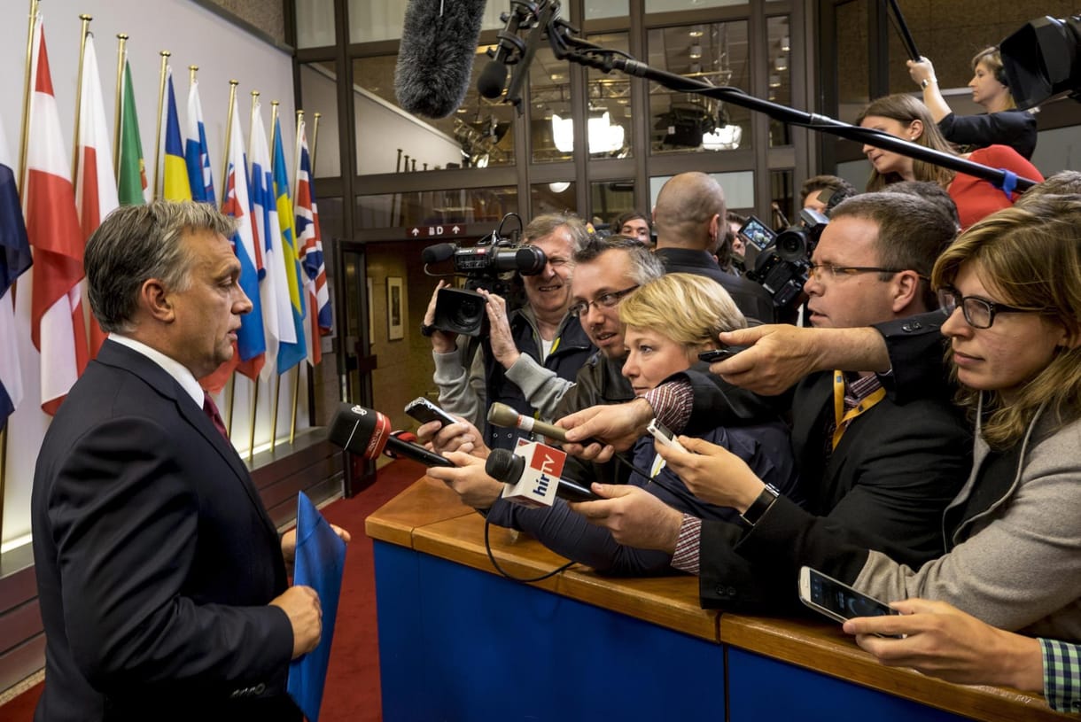 Orbán megfojtaná Brüsszelben a lopakodó szerződésmódosítást