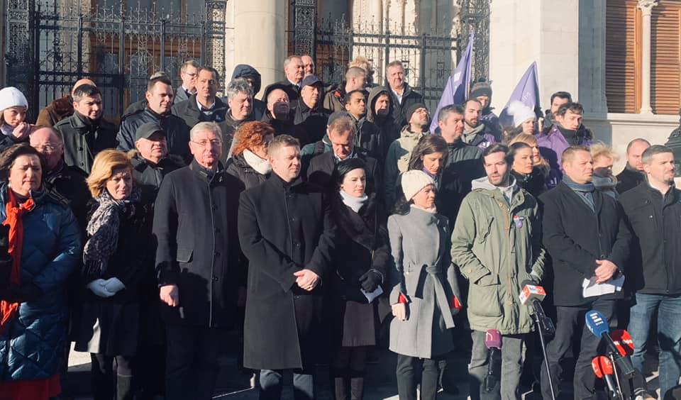Ez a nap is eljött: Gyurcsány büszkén feszít a Jobbikkal