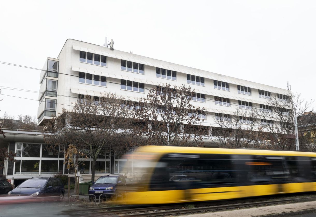 Eladta Villányi úti székházát az MSZP
