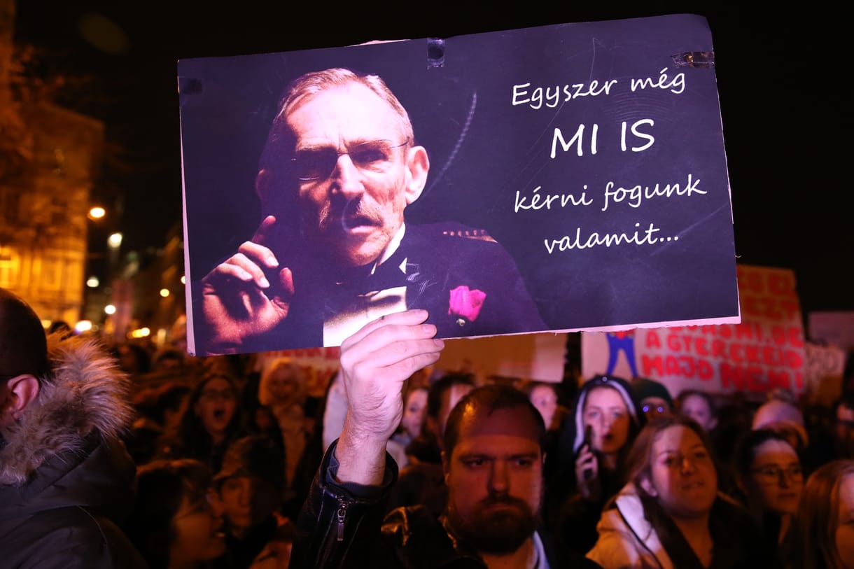 BM: majdnem 2000 pedagógussal szerződtünk a státusztörvény elfogadása óta