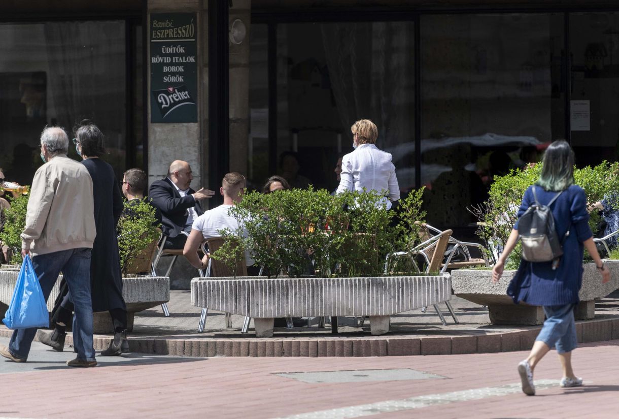 Már szombattól feloldhatják a budapesti korlátozásokat