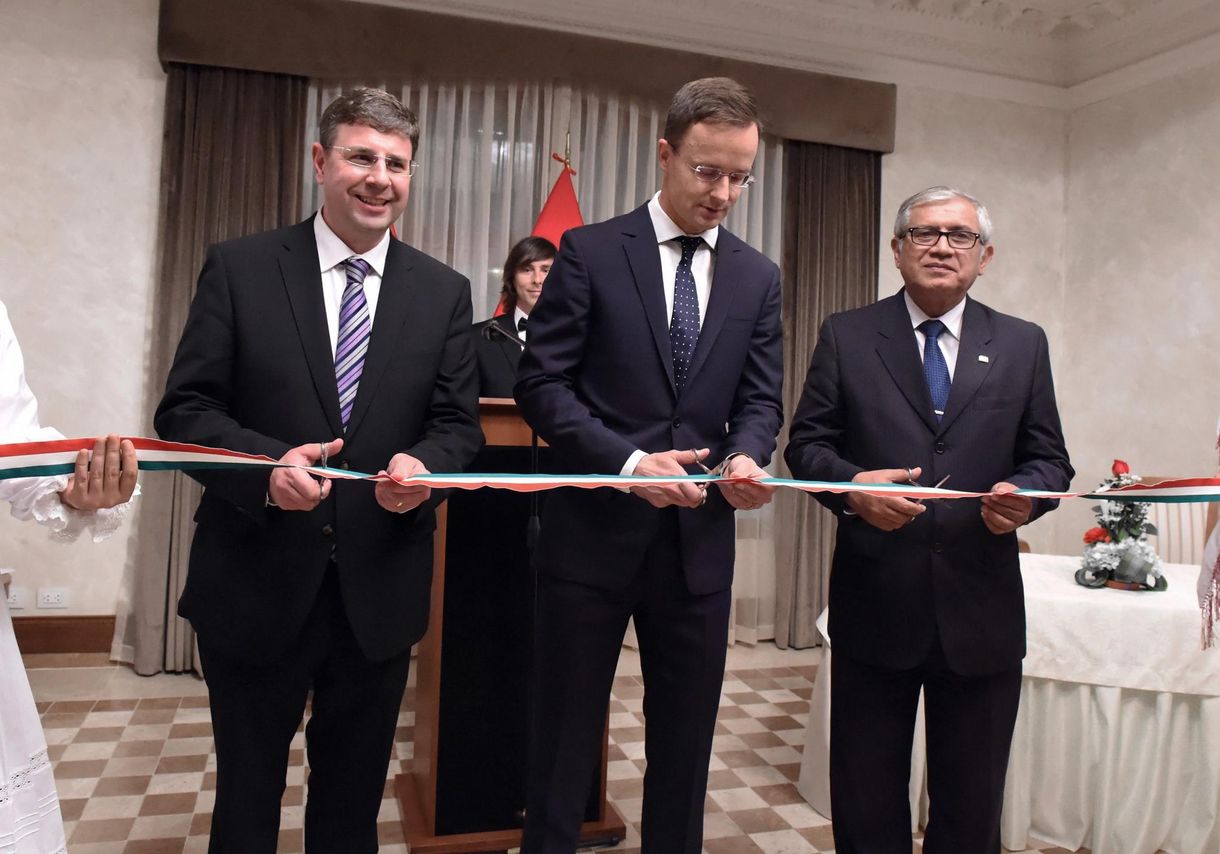 Annyi a váltás a magyar diplomáciában, hogy nehéz lett kiszűrni a kockázatokat 