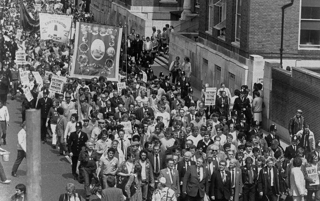 A nagy brit széncsata – 40 évvel ezelőtt indultak harcba a bányászok a Thatcher-kormány ellen