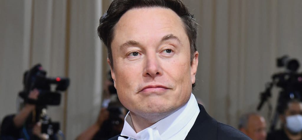 Elon Musk: Lemondok, amint találok valakit, aki elég hülye ahhoz, hogy elvállalja ezt a munkát