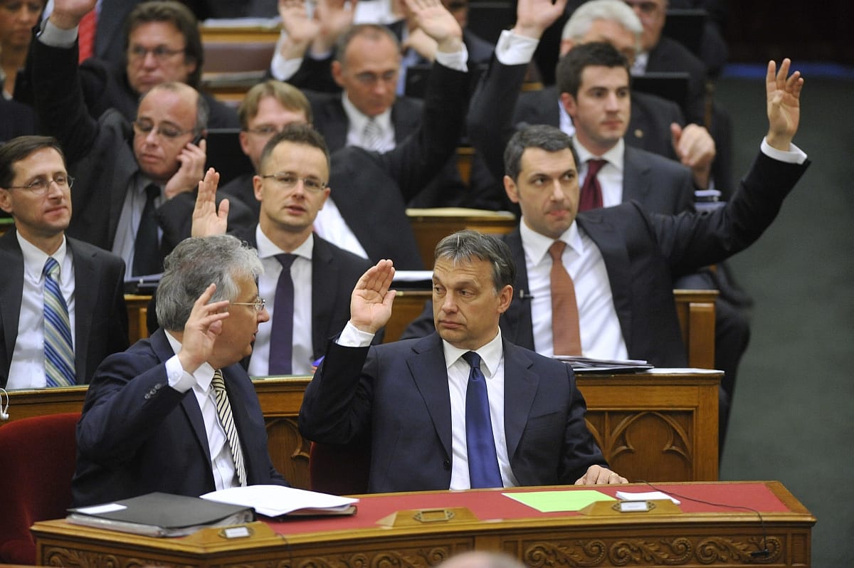 Kétharmados törvények: ismét Orbán 