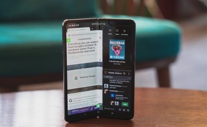 Mikor érkezik a Samsung olcsóbb összecsukható telefonja?