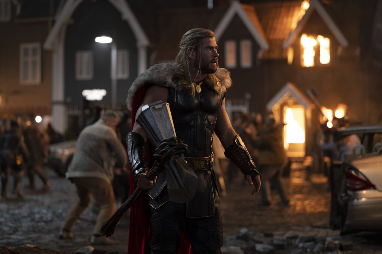 Sztárparádéval és végre a főgonosszal együtt itt az új Thor-film hosszú előzetese