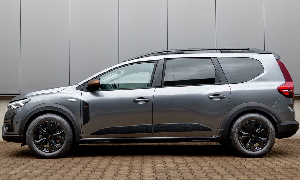 Finom tuningot kapott a legerősebb hibrid Dacia Jogger