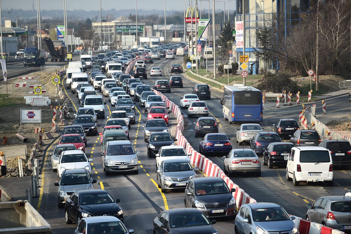 Baleset nélkül is torlódik az M7-es