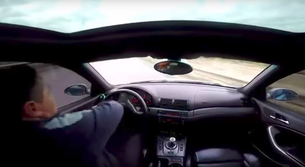 Száguldozásba kezdett a BMW sofőrje, persze, hogy baleset lett a vége – a kamera pedig mindent felvett