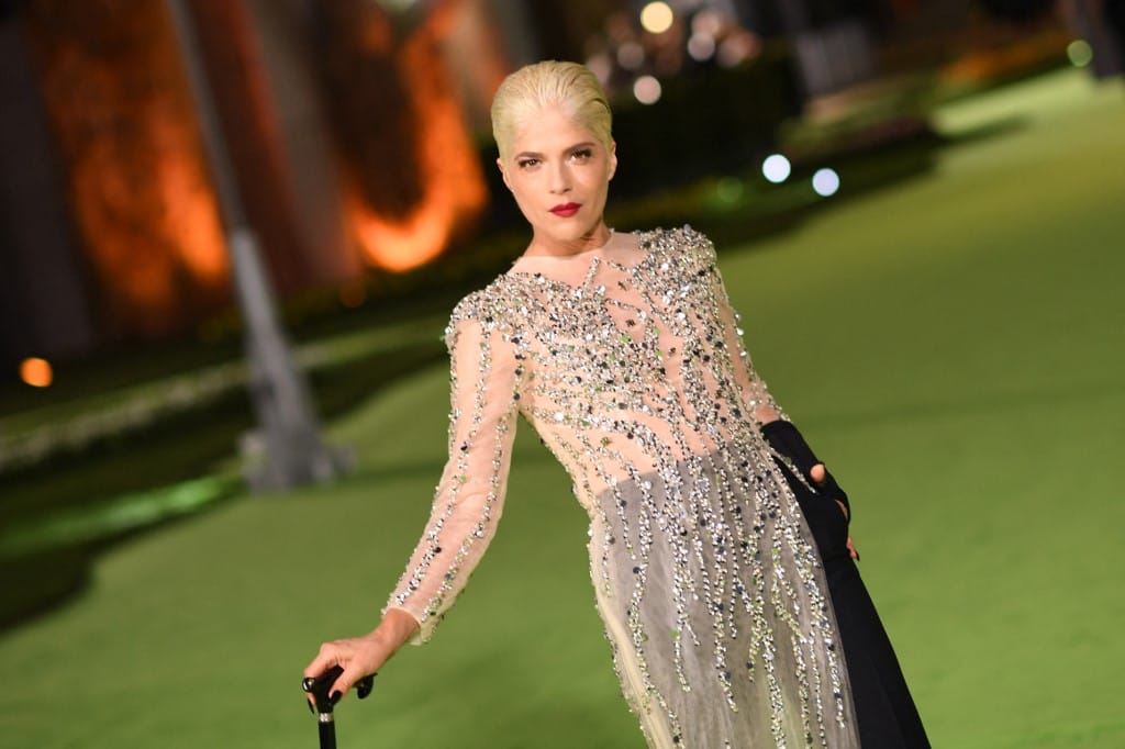 „Nagyon sajnálom, nem tudok most beszélni, éppen életem utolsó napjait forgatjuk” – Selma Blair és a szklerózis multiplex