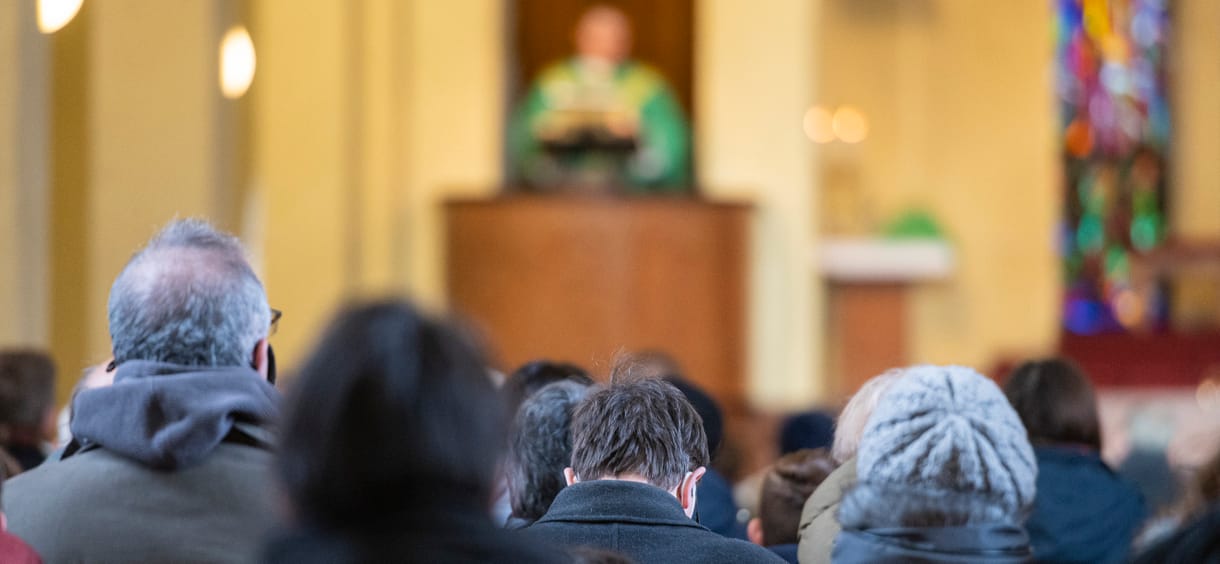 A templomokban is felpörgött a kampány, van, aki leplezetlenül tolja a Fidesz-propagandát