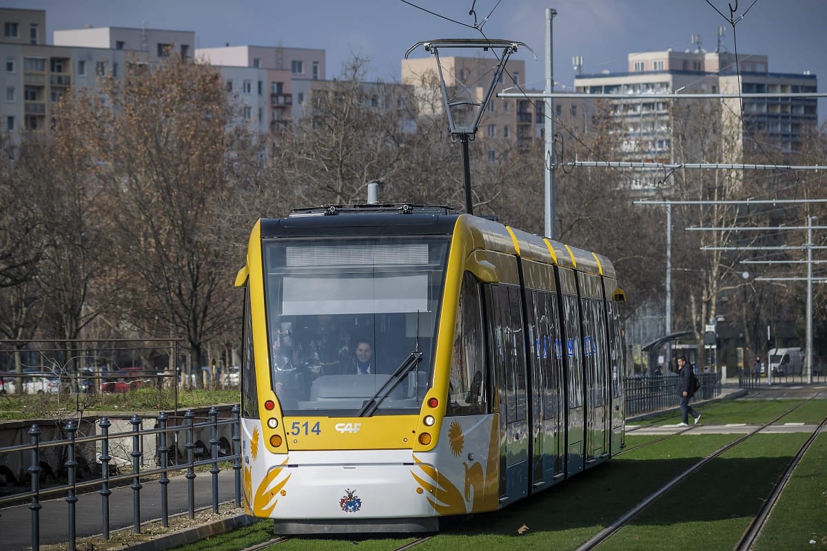 A reptérnek köszönhetően éjjel is jár villamos szerdától Debrecenben