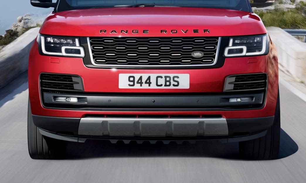 Újabb zöld rendszámos polgárpukkasztó: íme az új hibrid Range Rover luxusterepjáró